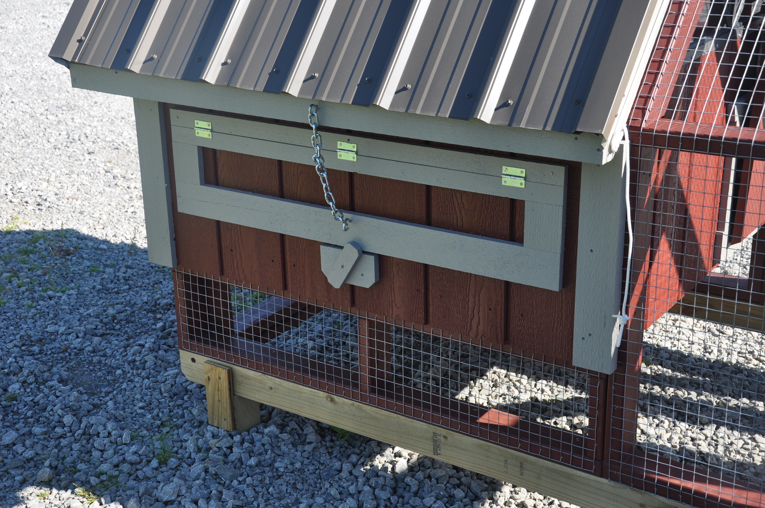 4x8 Chicken Coop Woutside Run