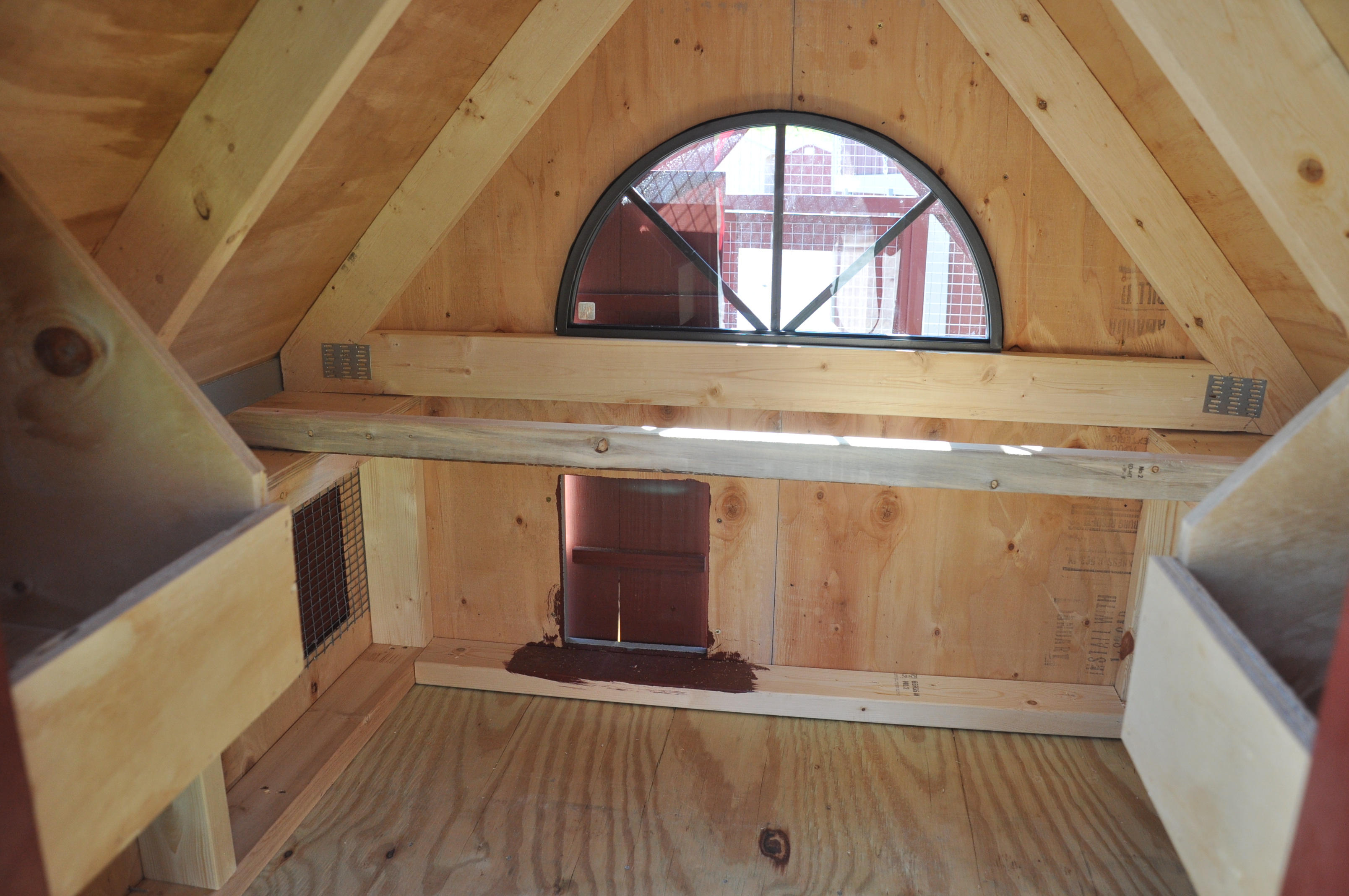 4x8 Chicken Coop Woutside Run